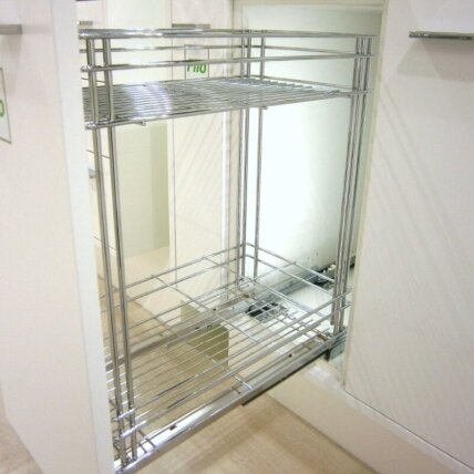 Pull-out basket for 600 mm cabinet width Pull-out basket for 600 mm cabinet width