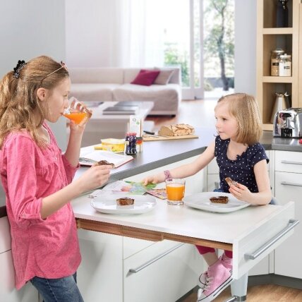 Pull-out table Pull-out table
