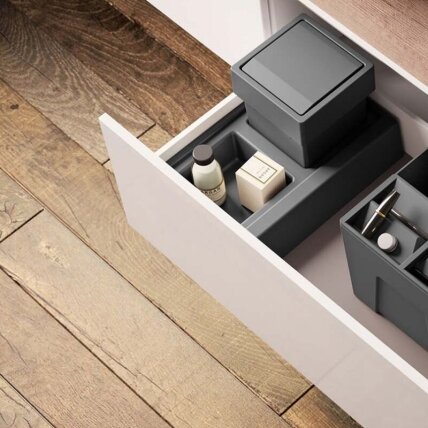 Bin with a swivelling lid, 5l Bin with a swivelling lid, 5l