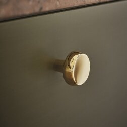 Handle Autumn